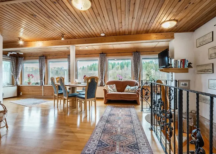 Semesterbostad Tranquil Stay, Guentersberge *