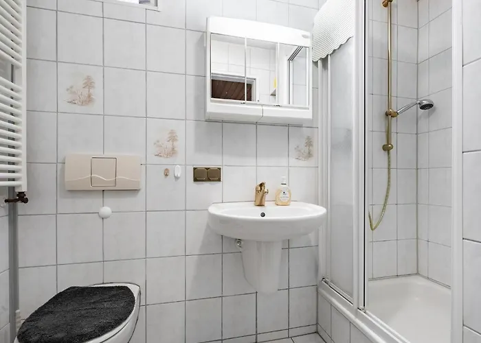 Semesterbostad Tranquil Stay, Guentersberge *